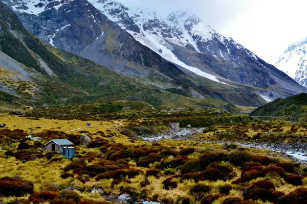 Along the Hooker Valley Track, New Zealand. 