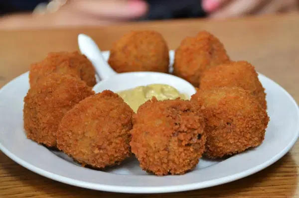 Bitteballen: Dutch fried meat!